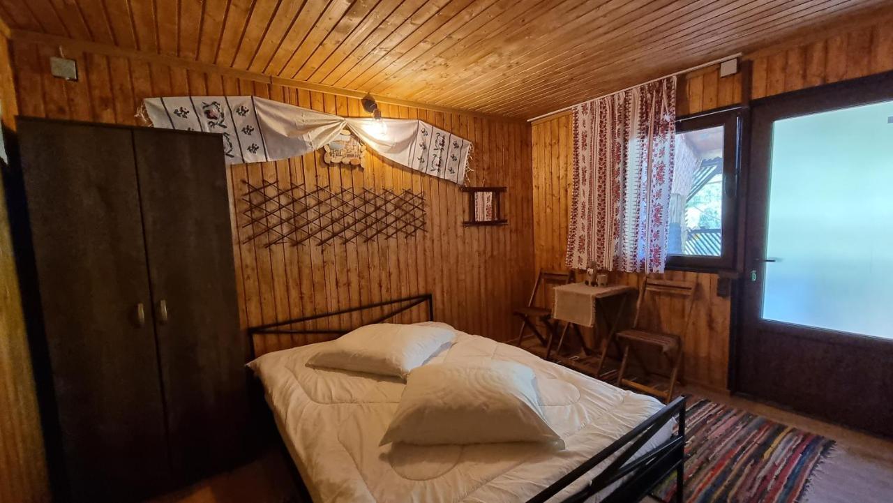 Langa Stana Hotel คูร์ตา เด อาร์เจช ภายนอก รูปภาพ